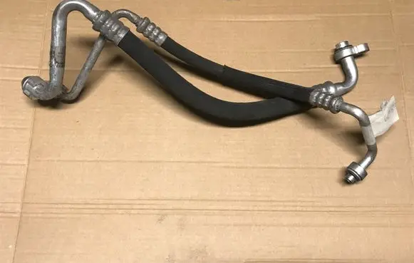 Opel Insignia A Air conditioning (A/C) pipe/hose 13220107