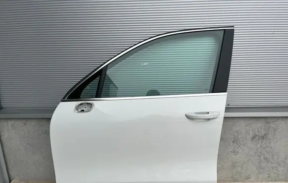 Volkswagen Touareg II Front door