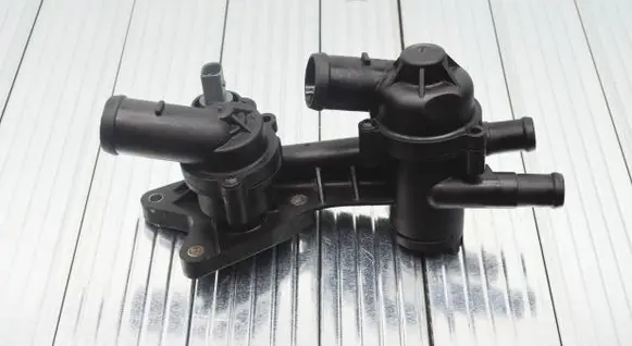 Volkswagen Tiguan Thermostat 03C121118D 03C121026S