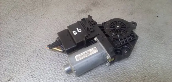 Volkswagen Golf Plus Rear door window regulator motor 0130821430
