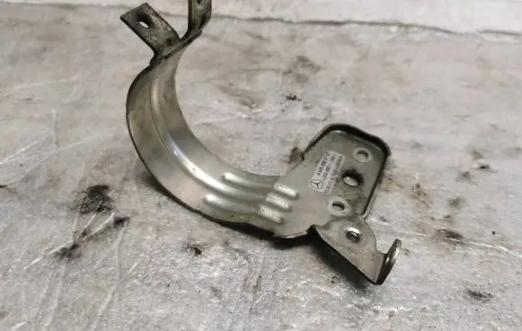 Mercedes-Benz B W246 W242 Fuel filter bracket/mount holder A6450900752 ZGS002 63L26555CA