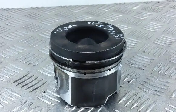 Audi A8 S8 D4 4H Piston 83L110