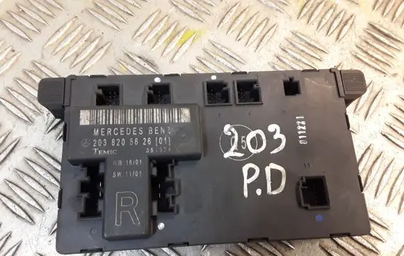 Mercedes-Benz C W203 Door control unit/module 2038205626 A2038205626
