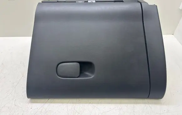 Glove box