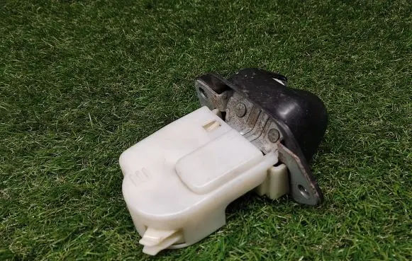Tailgate/trunk/boot lock/catch/latch