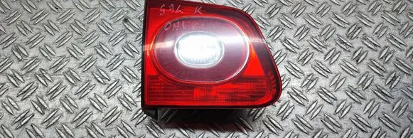 Tailgate rear/tail lights