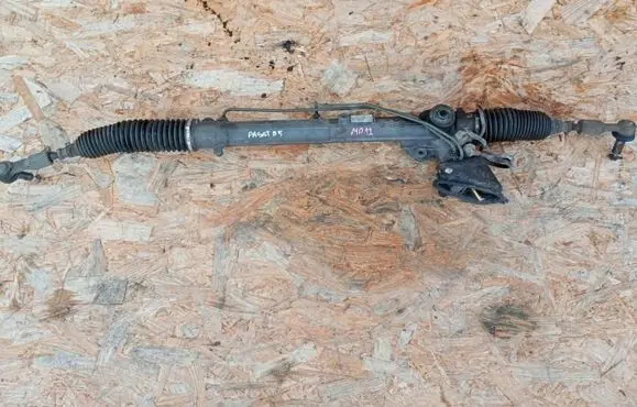 Volkswagen PASSAT B5 Steering rack PRZEKADNIA