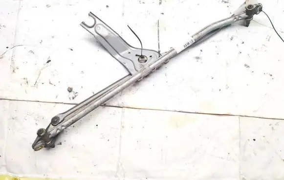 Mini One - Cooper R50 - 53 Front wiper linkage and motor