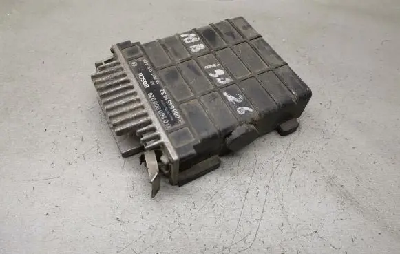 Mercedes-Benz 190 W201 Engine control unit/module 0280800226 0065451432