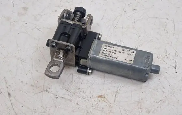 Hyundai i40 Seat adjustment motor 885833S500 F00S1B2321