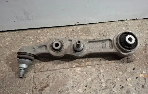 Mercedes-Benz C W205 Front lower control arm/wishbone 20508RF
