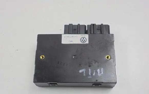 Volkswagen New Beetle Central body control module 1C0962258J