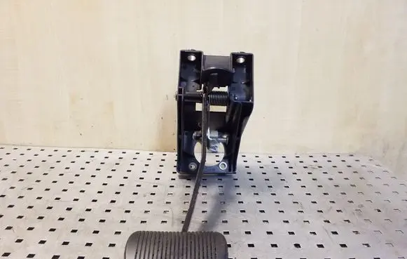 Jaguar XF X250 Brake pedal 8X232450BC