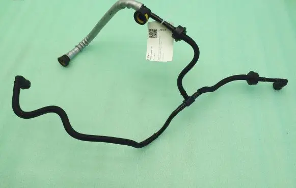 Nissan Pulsar Fuel line pipe 3404892