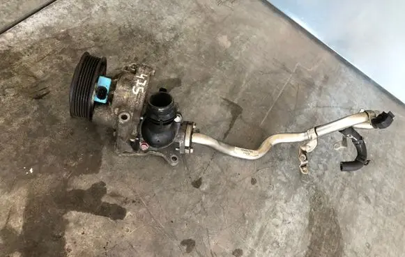 Opel Astra K Water pump 55490715