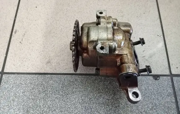 Suzuki Grand Vitara II Oil pump J20A