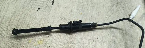 Renault Laguna III Clutch master cylinder 306100032R