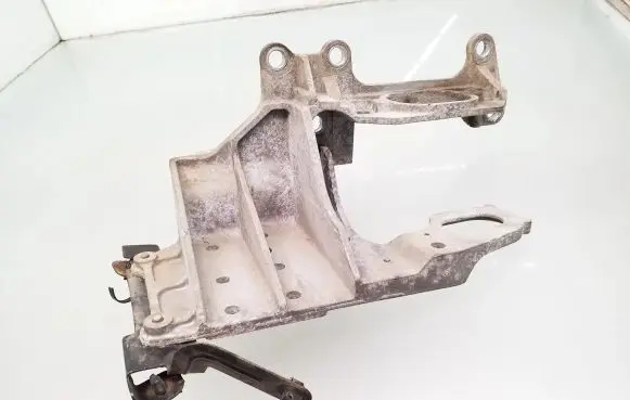 Nissan Qashqai Other engine bay part