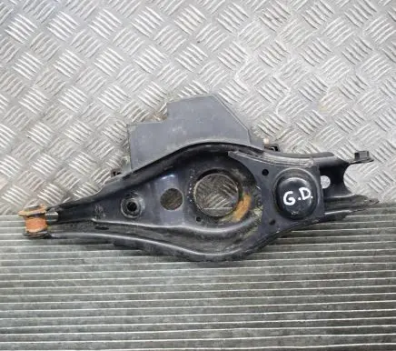 Toyota RAV 4 (XA40) Rear upper control arm/wishbone