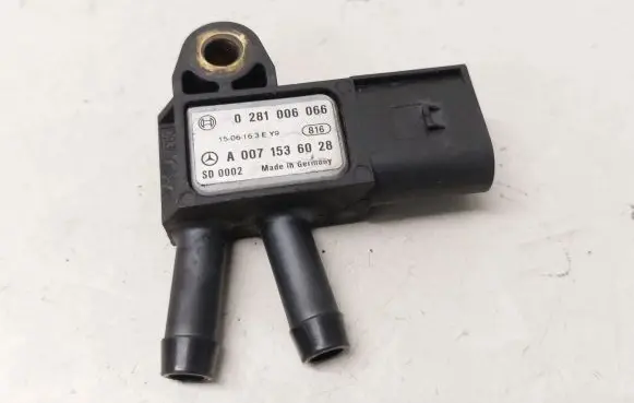 Mercedes-Benz CLA C117 X117 W117 Turbo air boost pressure sensor 0281006066 A0071536028