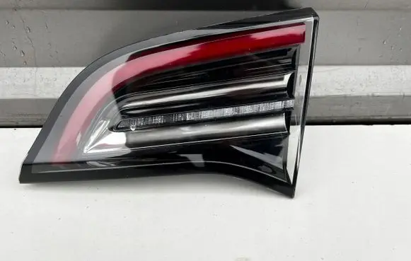 Tesla Model 3 Tailgate rear/tail lights 1502088