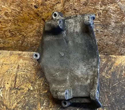 Mercedes-Benz C W202 Engine mounting bracket 1111550135