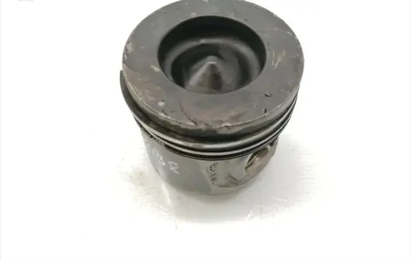 Nissan Qashqai+2 Piston 