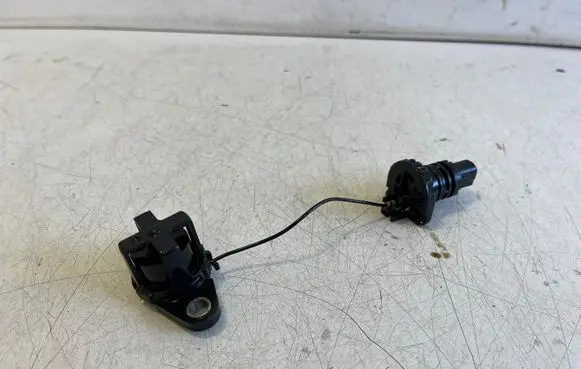 Toyota Yaris Cross Oil level sensor 
