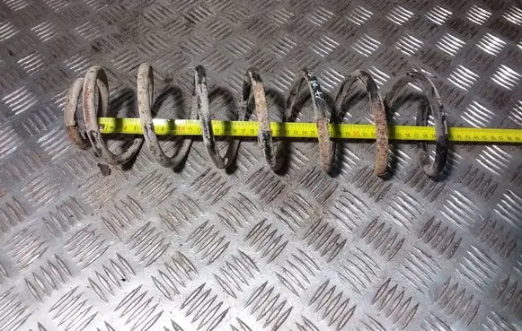 Audi A4 S4 B5 8D Rear coil spring