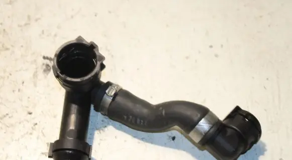 BMW 5 F10 F11 Engine coolant pipe/hose 85731499 8518749
