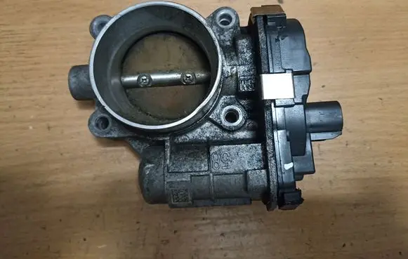 Opel Antara Throttle valve 12606260