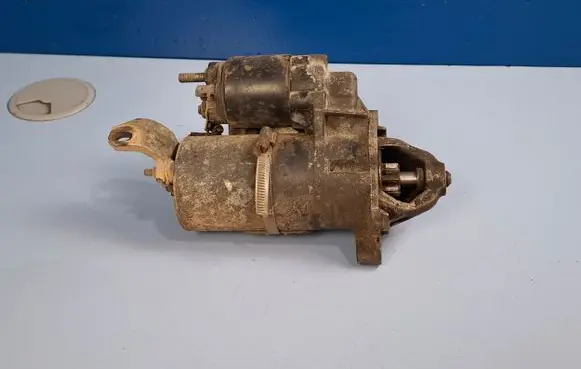 Audi A4 S4 B5 8D Starter motor 1005821523