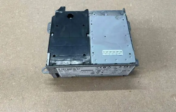 Mercedes-Benz GLE W167 Radio/GPS head unit trim A1679000611
