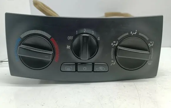 Mitsubishi Space Star Climate control unit MN140637