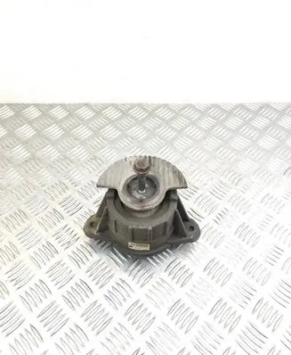 Mercedes-Benz E W212 Engine mount bracket A2042400917