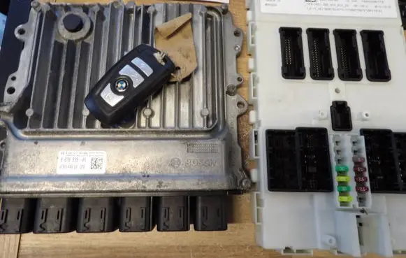 BMW 3 F30 F35 F31 Engine ECU kit and lock set 0261S17145 8678939 030144618