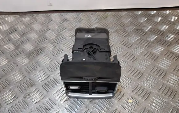 Audi A3 S3 8V Rear air vent grill 8V0819203 8V0857042