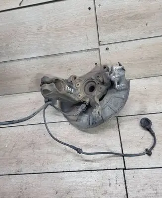 Volkswagen Tiguan Front wheel hub