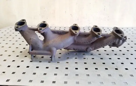 Audi A6 S6 C4 4A Exhaust manifold 046129591J