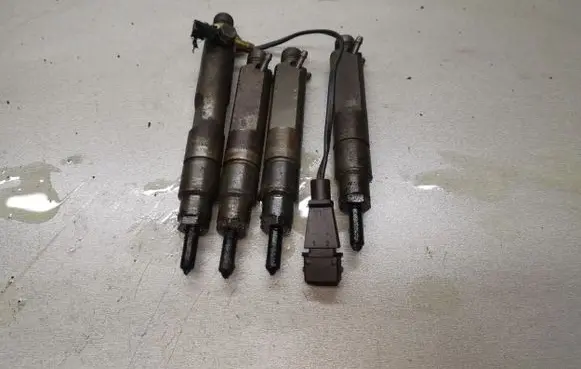 Fuel injectors set