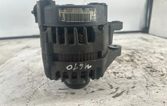 KIA Sorento Generator/alternator 373002F100