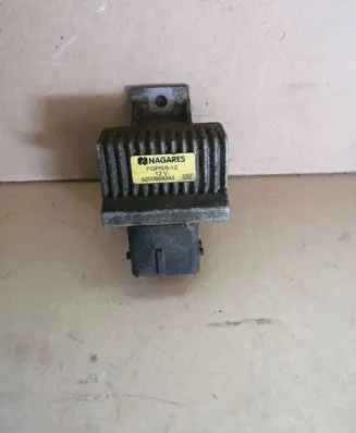 Opel Vivaro Glow plug pre-heat relay 8200859243