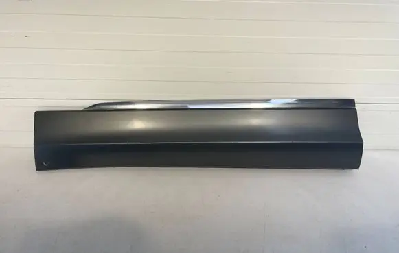 Volkswagen Tiguan Front door trim (molding) 5NA854939A
