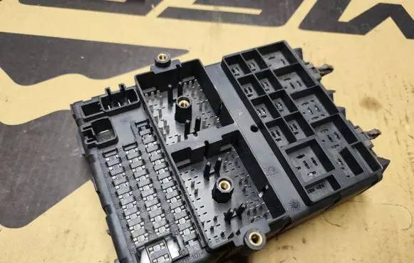 Jeep Grand Cherokee (WJ) Fuse module P56050231AG