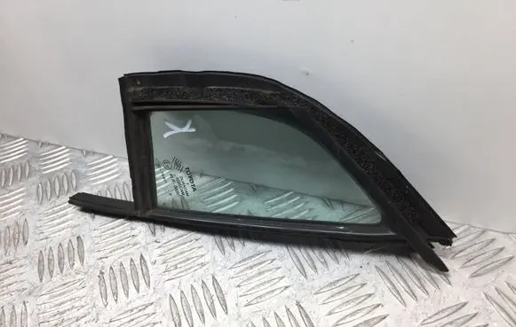 Toyota Yaris Front door vent window glass four-door 43R00097