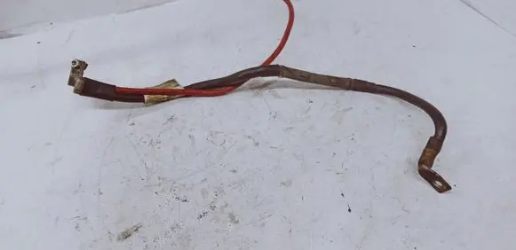 Volkswagen Touran I Negative earth cable (battery)