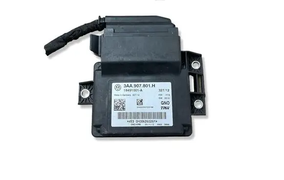 Volkswagen PASSAT B7 Hand brake control module 3AA907801H