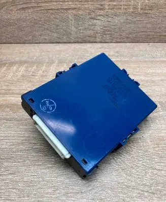Toyota Prius (XW20) Comfort/convenience module 8911147030 2324005091 Used