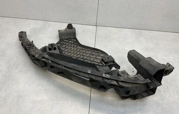 Audi Q3 8U Headlight/headlamp mounting bracket 8U0805608A