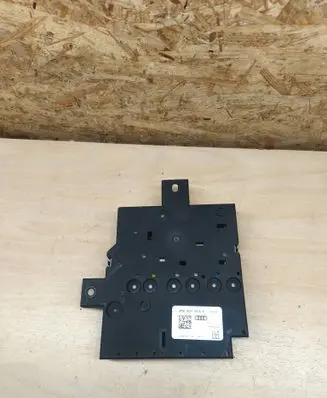 Porsche Cayenne (9Y0 9Y3) Fuse module 4M0937513K
